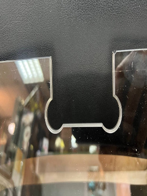 Вырезы на стекле и зеркалах.. 